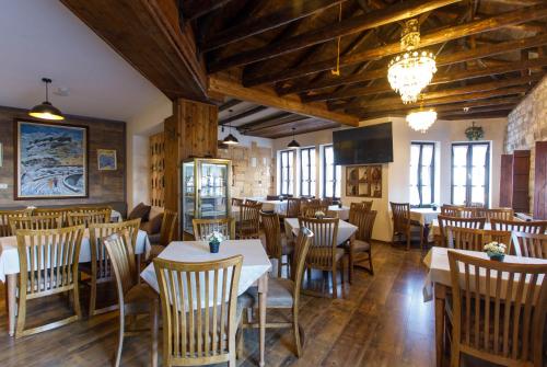 Restaurace v ubytování Hotel Kodra