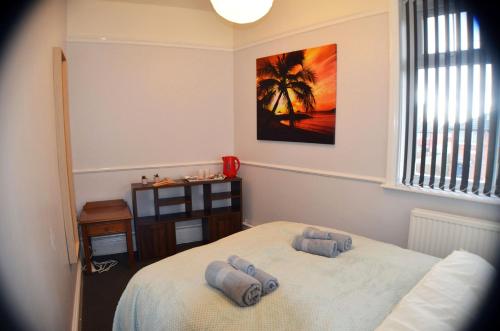 Katil atau katil-katil dalam bilik di Gorton Mount Hotel Manchester