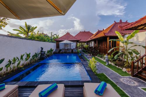 The swimming pool at or close to Lembongan Small Heaven Bungalow