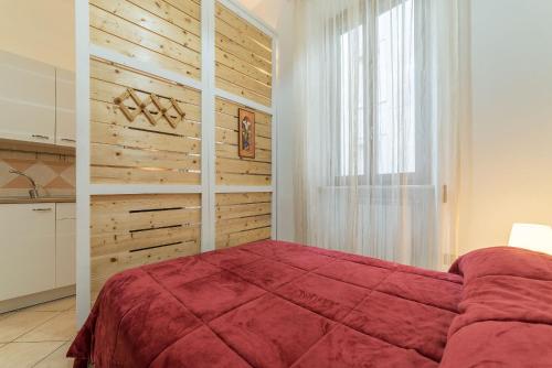 GuestHost - Vittorio Emmanuele & Colosseo Studio