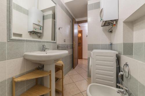 GuestHost - Vittorio Emmanuele & Colosseo Studio
