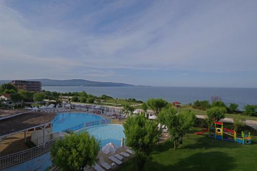 Πισίνα στο ή κοντά στο Hotel Perla Beach Luxury - All Inclusive & Free Beach Access