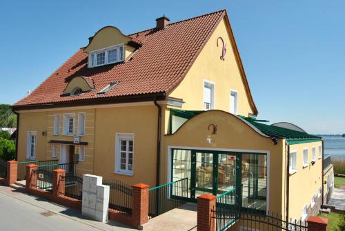 B&Bが所在する建物