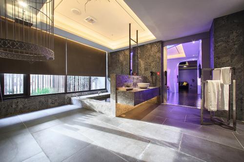 Ein Badezimmer in der Unterkunft Norwegian Forest Leisure Motel