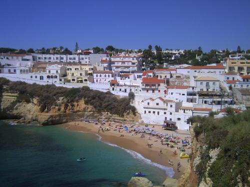 Apartamento com piscina perto da praia