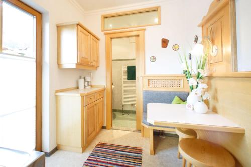 A kitchen or kitchenette at Warterhof