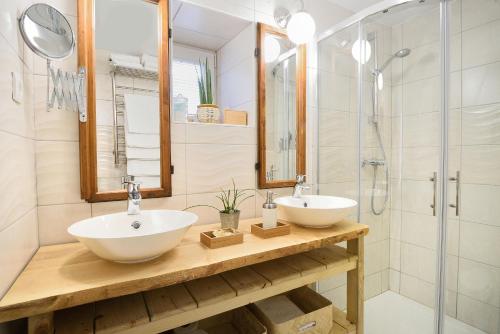 Ένα μπάνιο στο Apartment Micnek Bled