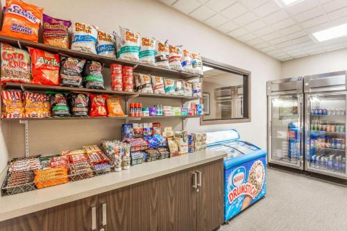 Supermercado u otro tipo de tienda en el hotel o alrededores