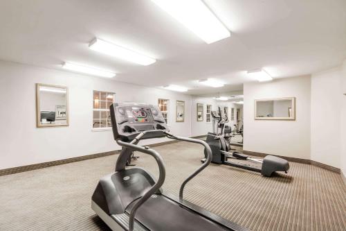 Galeriebild der Unterkunft Ramada by Wyndham New Iberia in New Iberia