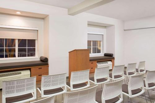 Microtel Inn & Suites Leesburg – Photos 5