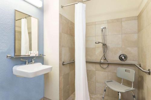 Galeriebild der Unterkunft Microtel Inn & Suites by Wyndham Spring Hill/Weeki Wachee in Weeki Wachee