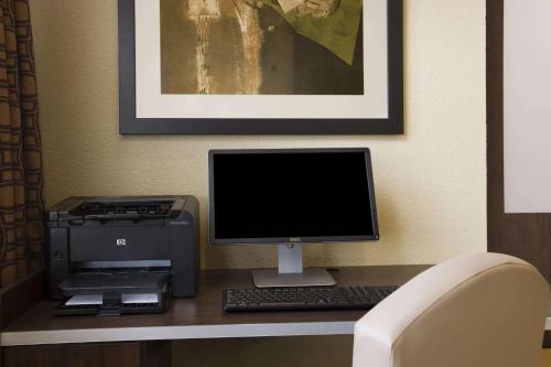 Φωτογραφία από το άλμπουμ του Microtel Inn & Suites by Wyndham Kenedy Karnes City σε Kenedy