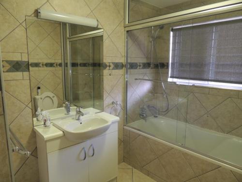 Ένα μπάνιο στο Sand and Sea 25