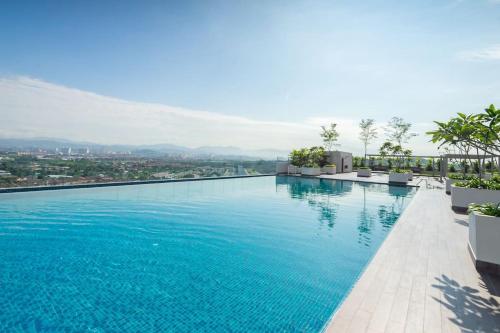 Kolam renang di atau dekat dengan Bayu Bangi EVO Soho Suites