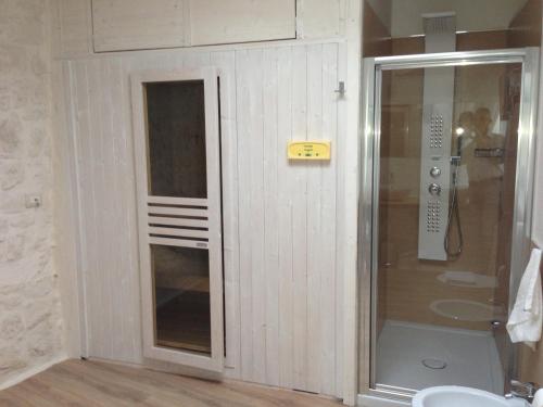 Albergo Diffuso Dimora Rossi B&Bにあるバスルーム