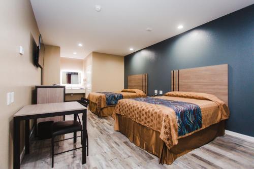 Gallery image of Budget Host Inn & Suites in Four Corners