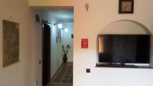 Televisyen dan/atau pusat hiburan di Hazanéző Panzió