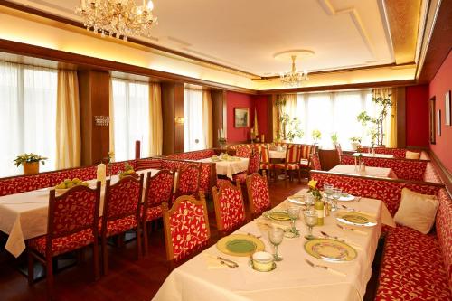 Pension Ebnerwirtにあるレストランまたは飲食店