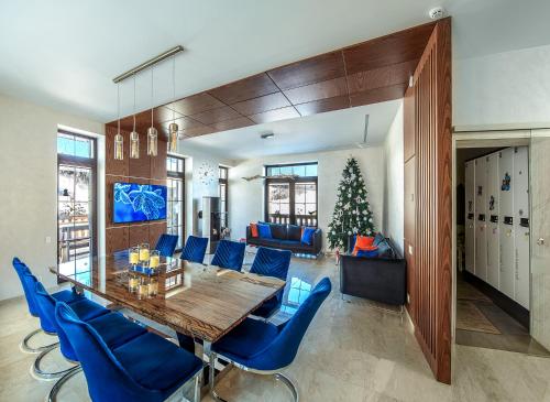 Телевизор и/или развлекательный центр в Chalet BFamilyHouse Bukovel