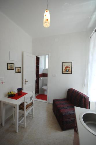 Posedenie v ubytovaní Apartments Eldin