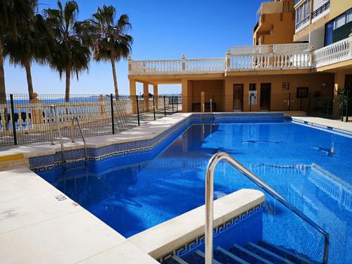 Bazén v ubytovaní Apartamento Benalmádena costa, Torremuelle alebo v jeho blízkosti