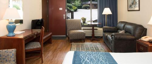 Ruang duduk di Highland Manor Inn