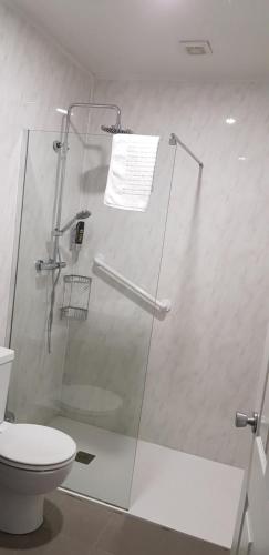 Un baño de Cahir House Hotel
