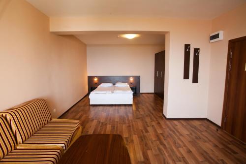 Gallery image of Bisser Hotel - Free Parking - Free Pool Access in Balchik