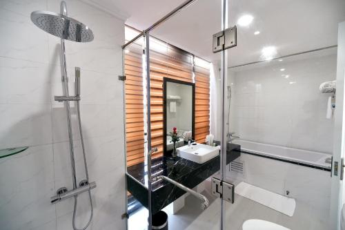 Phòng tắm tại Garco Dragon Hotel 2