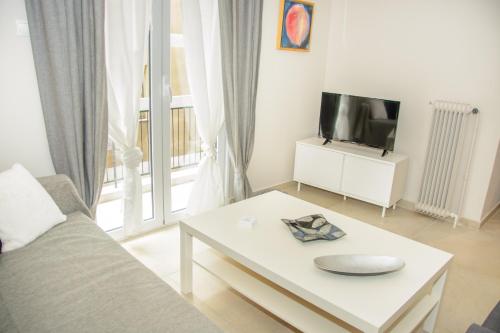 Neighborly Nest - Apartment in the heart of Athens