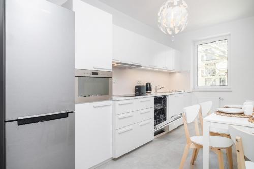 Foto Botanic Gardens Apartment with FREE GARAGE Wrocław by Noclegi Renters 5