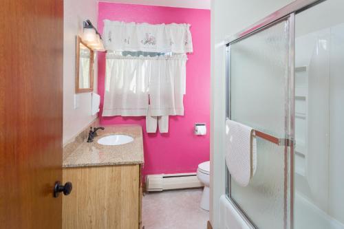 Ванна кімната в Seward's Guest House