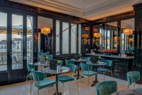 H10 Palazzo Canovaにあるシーティングエリア