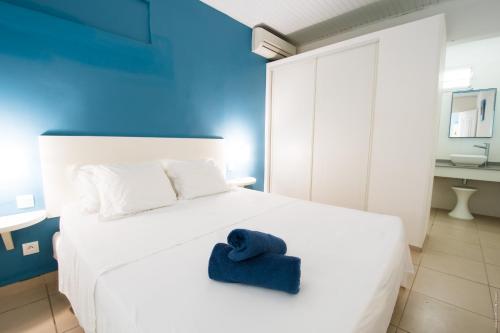 A bed or beds in a room at Villa les Amandiers 8 chambres face à la mer!