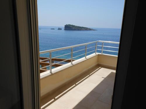 Gallery image of Apartments Harmony in Utjeha
