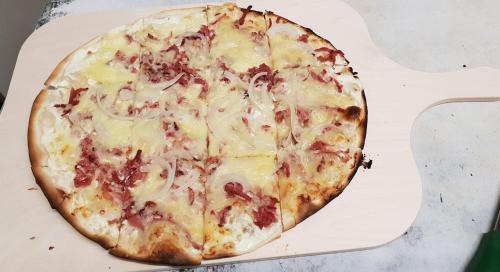 ホテルの敷地内または近くでの食事または食べ物