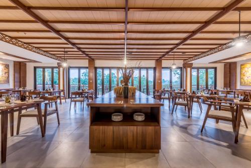 Nhà hàng/khu ăn uống khác tại Tanadewa Resort Ubud Bali by Cross Collection