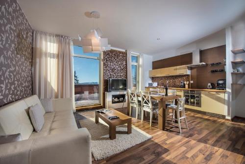 Family Apartment 32, House Oliver