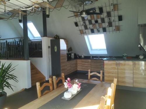 Top Ferienwohnung 125 m² in Salemにあるキッチンまたは簡易キッチン