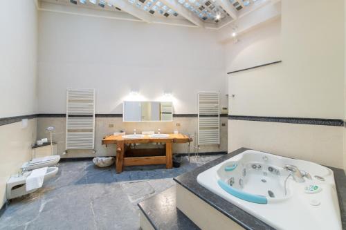 Loft in Navigli District with Jacuzzi & Sauna - Papiniano