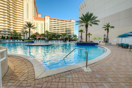 Бассейн в Laketown Wharf 537 By Aneliya или поблизости