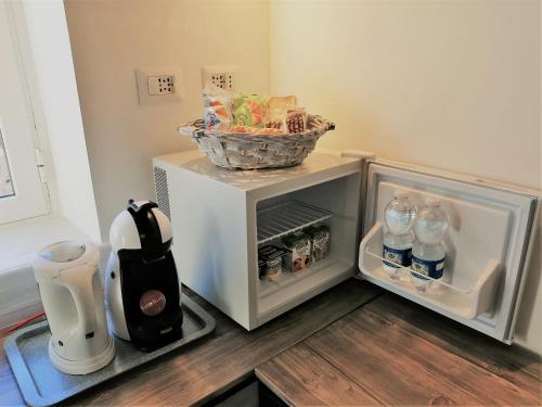 Albachiara Guest Houseにあるキッチンまたは簡易キッチン