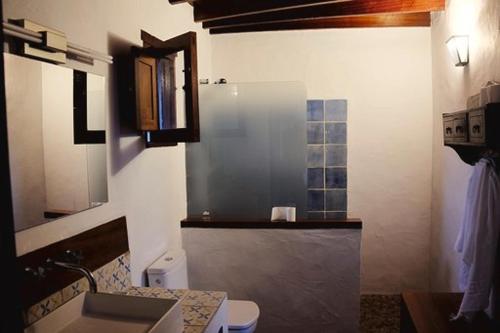Koupelna v ubytování Casa Rural El Tenique