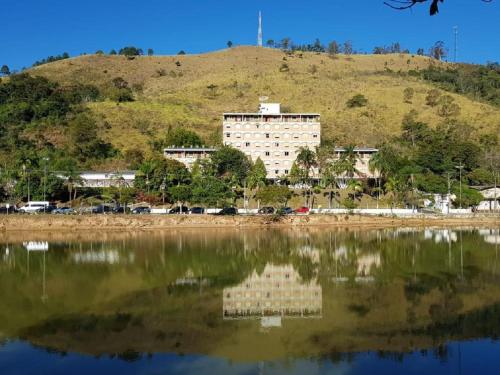 Afbeelding uit fotogalerij van Hotel Cavalinho Branco - Apartamento 516 in Águas de Lindóia