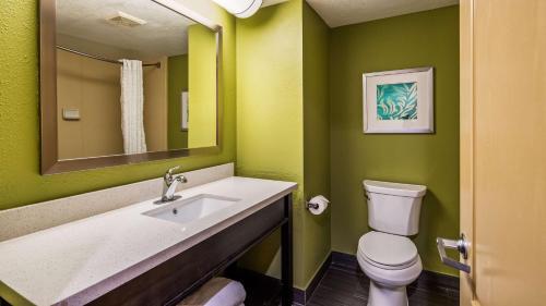 Kylpyhuone majoituspaikassa Best Western Plus Sanford Airport/Lake Mary Hotel