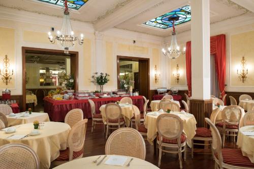 ห้องอาหารหรือที่รับประทานอาหารของ Hotel Imperiale by OMNIA hotels