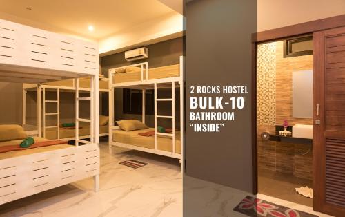 Ванная комната в 2 Rocks Boutique Hostel