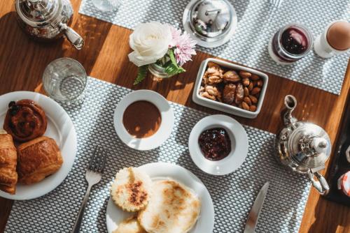 Makanan di atau berdekatan hotel