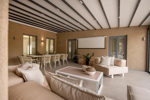 Зона вітальні в Cellaria Estate Exclusive