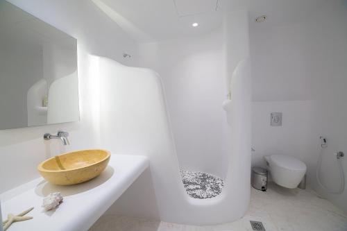 Koupelna v ubytování VILLA APOLLO-PRIVATE POOL-AMAZING VIEW